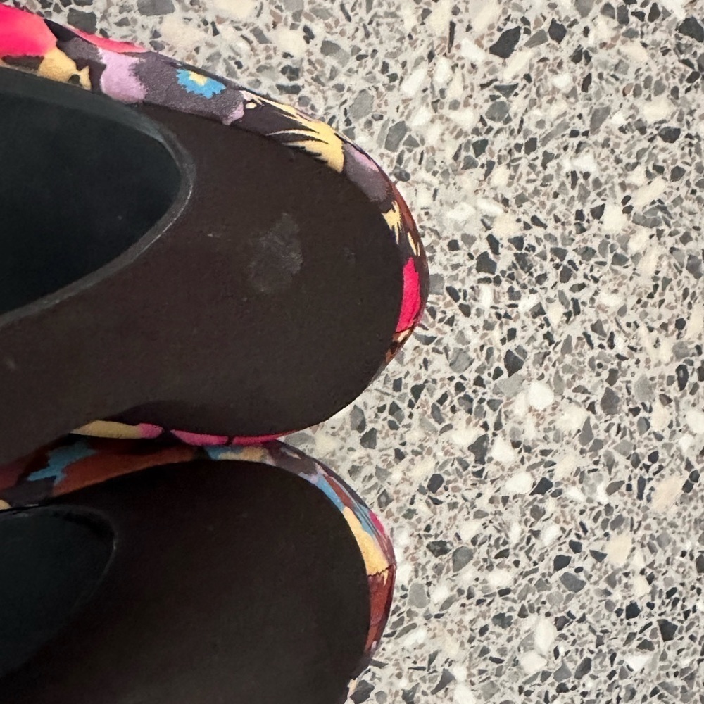- Floral mixed Pattern detail high heels size 7 used hot tin roof ladies - Picture 14 of 16